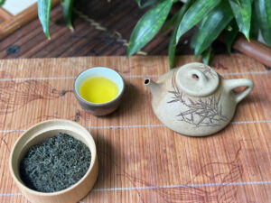 Ấm chè và chén chè