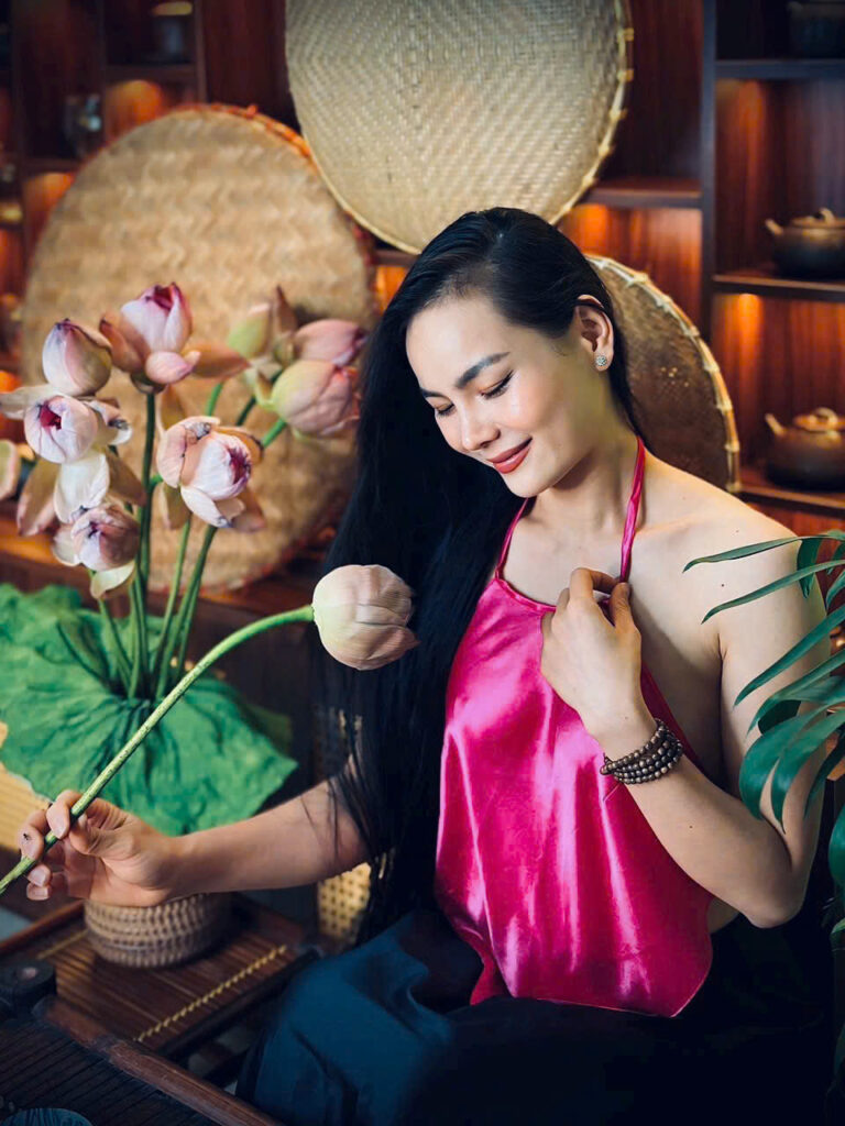 ảnh thu hương và bông sen
